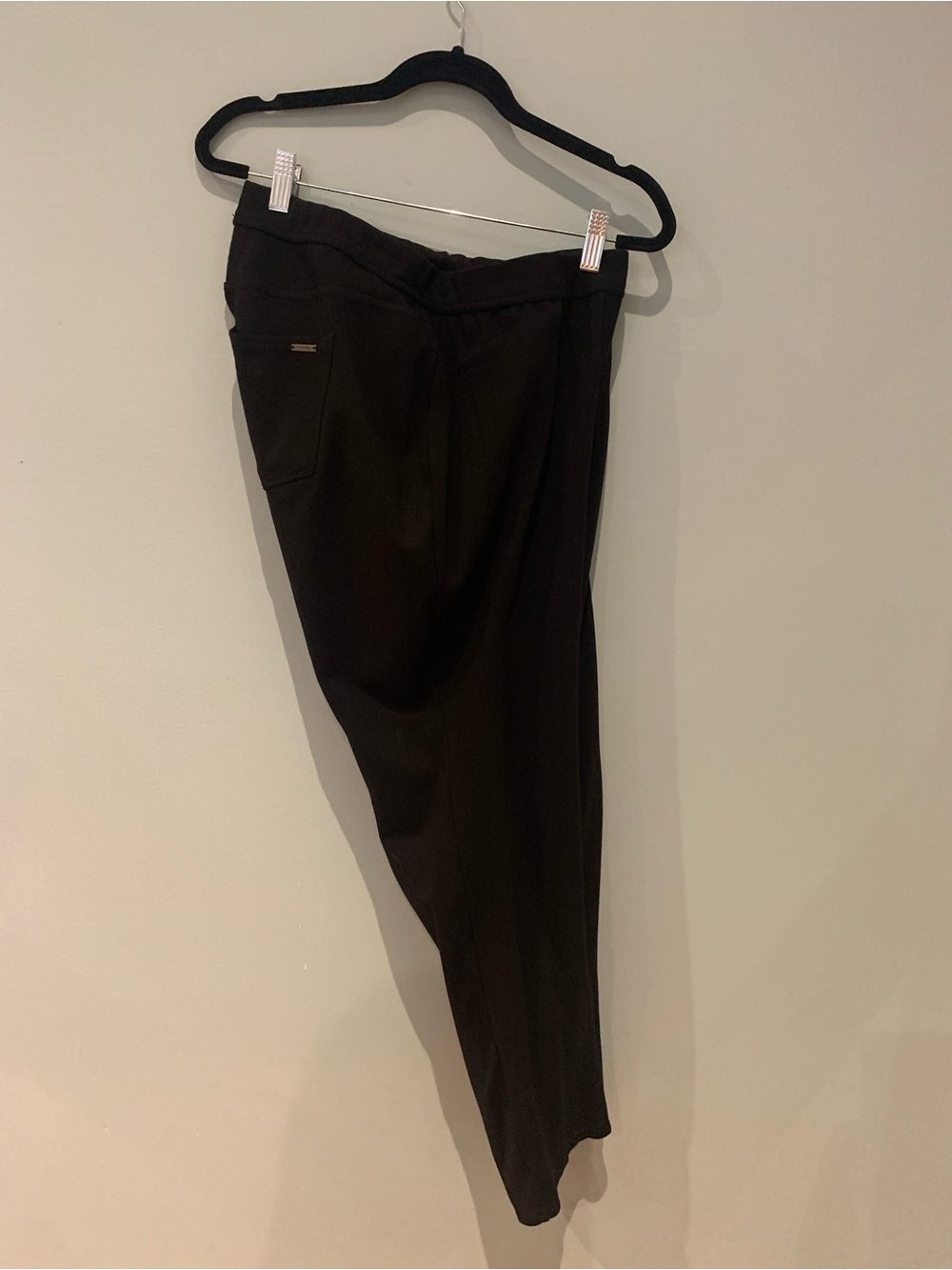 Tahari Black Slim Tapered Knit Pants